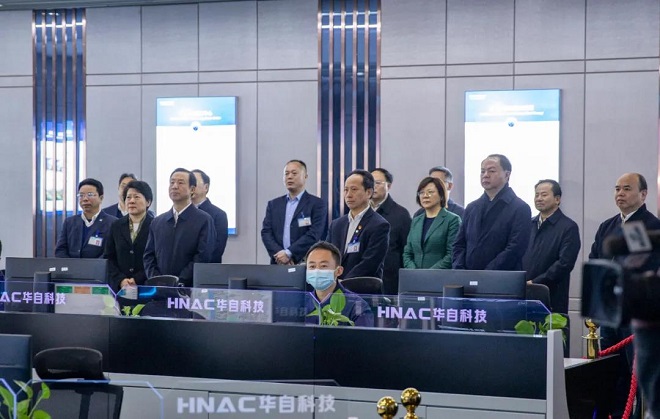 湖南省委书记许达哲一行考察美狮贵宾会科技2.jpg 湖南省委书记许达哲一行考察美狮贵宾会科技2.jpg
